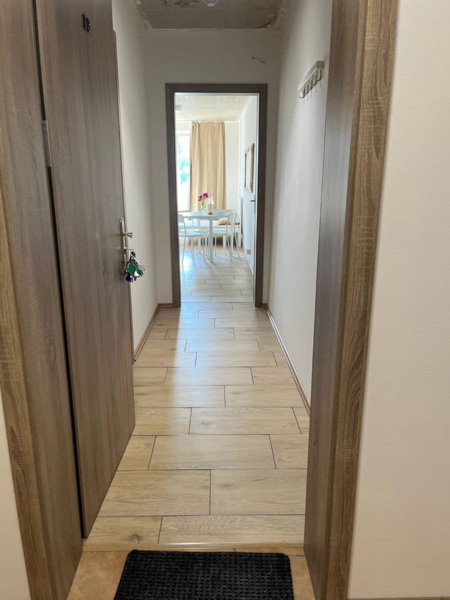Pronájem bytu 1+kk 25 m², Pražská, Praha, Praha Pronájem bytu 1+kk 25 m², Pražská, Praha, Praha