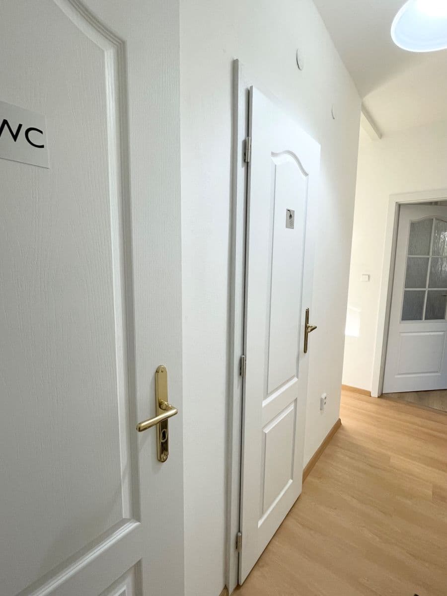 Prodej bytu 2+1 53 m², Osiková, Praha, Praha Prodej bytu 2+1 53 m², Osiková, Praha, Praha