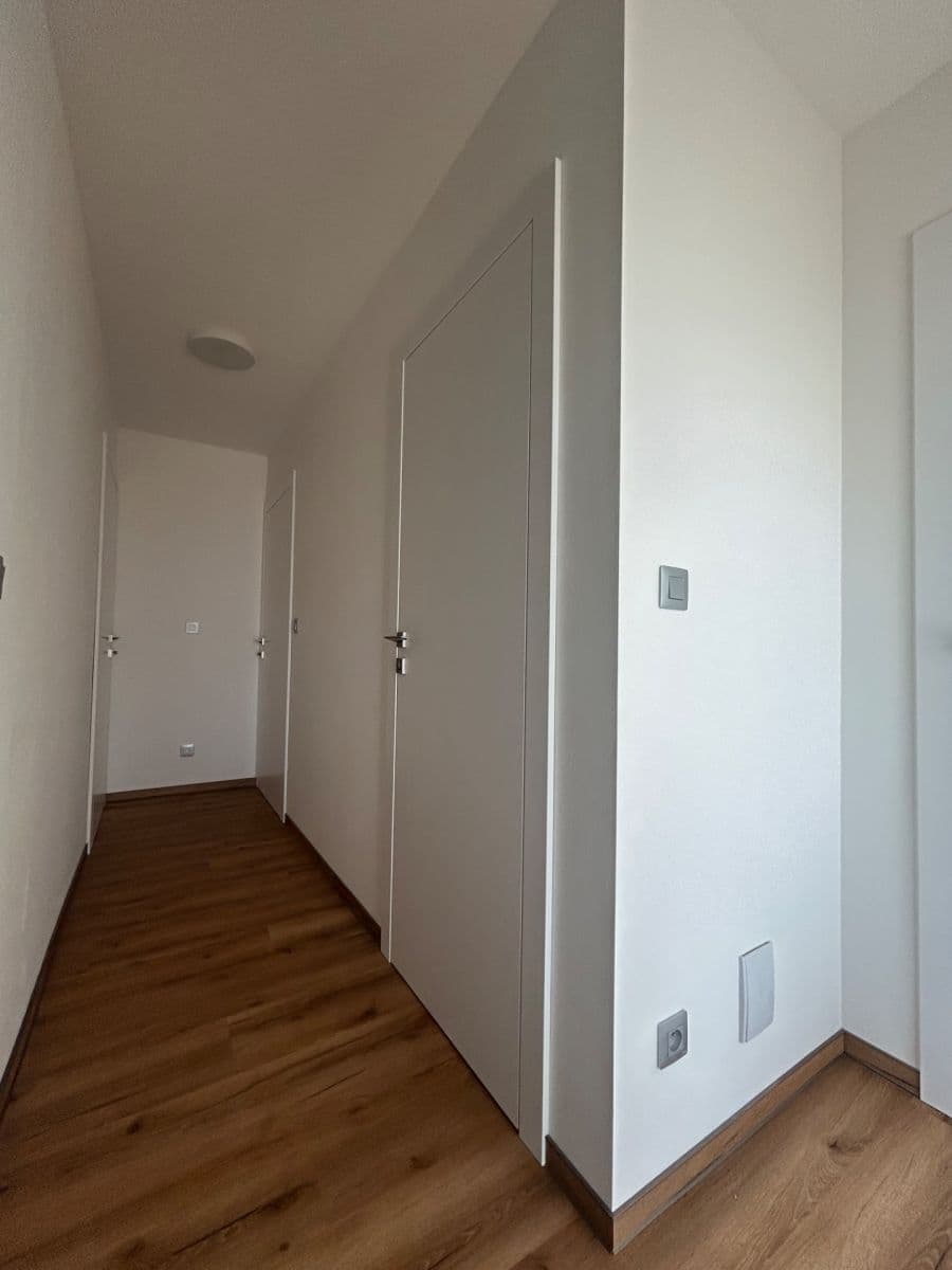 Pronájem bytu 4+kk 102 m², Šlapanice, Jihomoravský kraj Pronájem bytu 4+kk 102 m², Šlapanice, Jihomoravský kraj