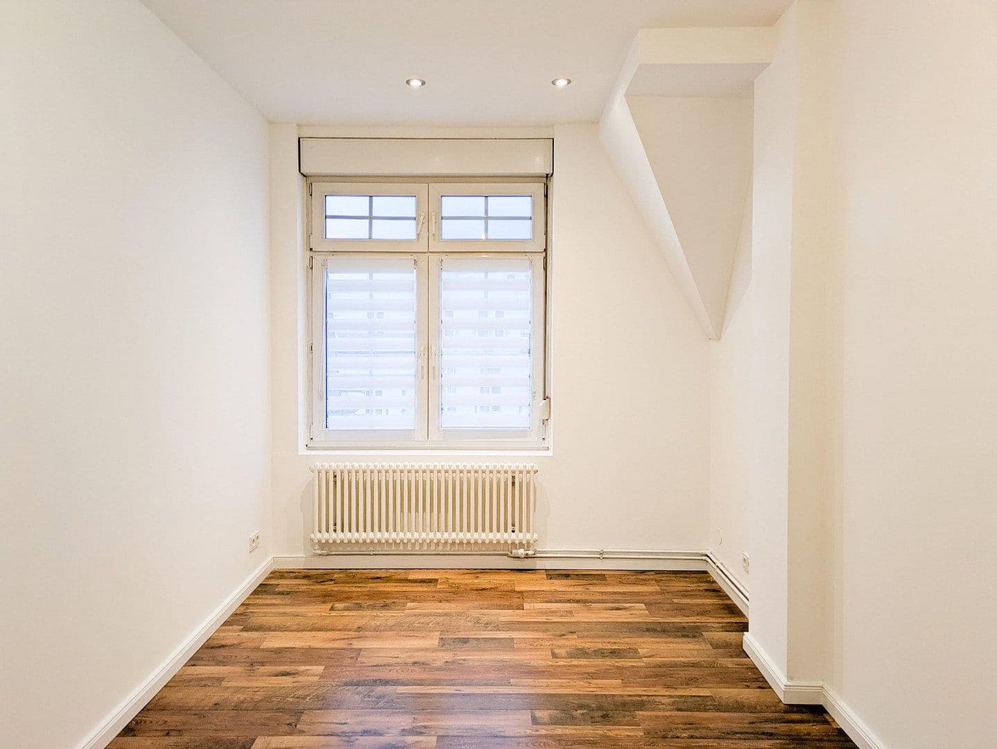 Prodej bytu 4+1 106 m², Berlin, Berlín Prodej bytu 4+1 106 m², Berlin, Berlín