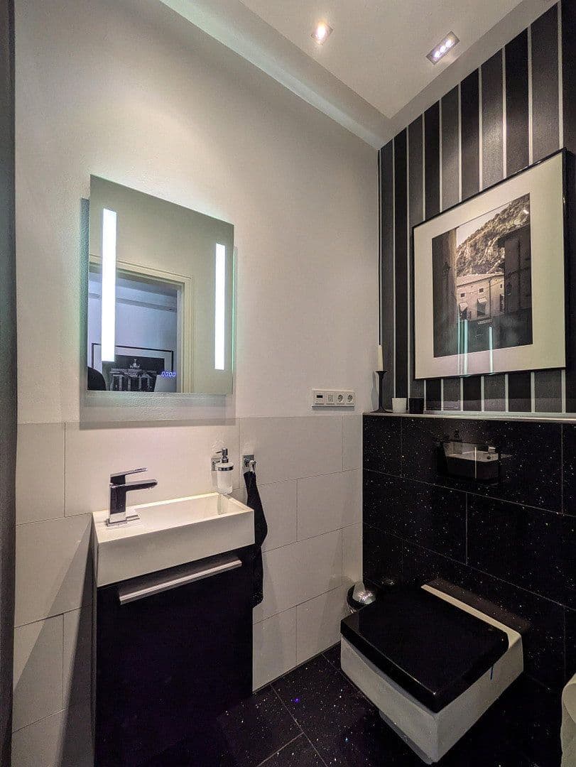 Prodej bytu 4+1 106 m², Berlin, Berlín Prodej bytu 4+1 106 m², Berlin, Berlín