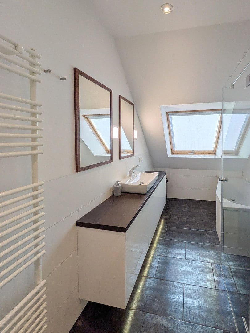 Prodej bytu 4+1 106 m², Berlin, Berlín Prodej bytu 4+1 106 m², Berlin, Berlín