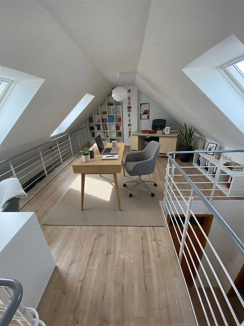 Pronájem bytu 3+1 77 m², Saarstr. 59, Kirchheim unter Teck, Bádensko-Württembersko Pronájem bytu 3+1 77 m², Saarstr. 59, Kirchheim unter Teck, Bádensko-Württembersko