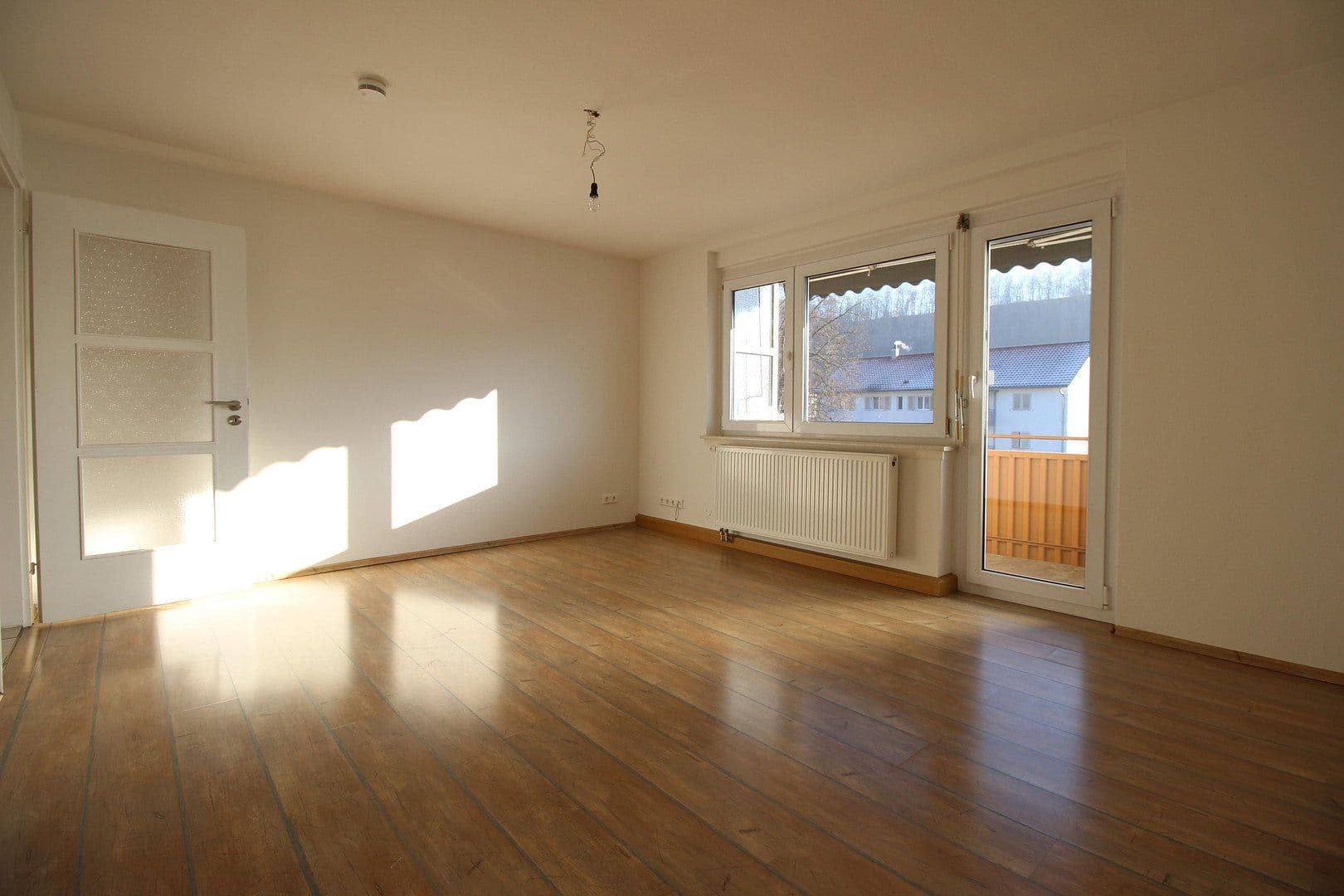 Pronájem bytu 3+1 60 m², Hugenmattweg 14, Lörrach, Bádensko-Württembersko Pronájem bytu 3+1 60 m², Hugenmattweg 14, Lörrach, Bádensko-Württembersko
