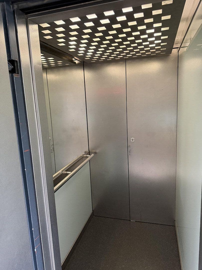 Prodej bytu 3+1 86 m², Kurt-Schumacher-Straße 7, Weinheim, Bádensko-Württembersko Prodej bytu 3+1 86 m², Kurt-Schumacher-Straße 7, Weinheim, Bádensko-Württembersko