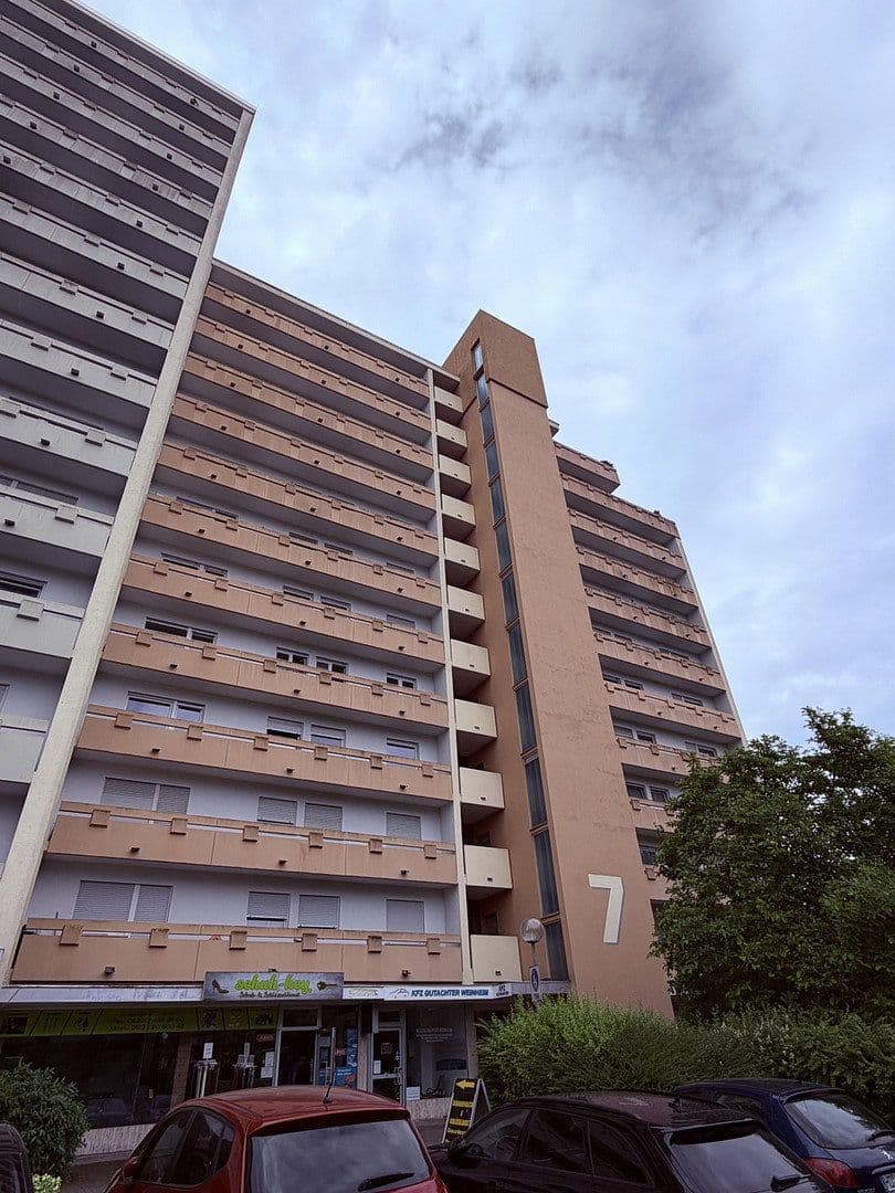 Prodej bytu 3+1 86 m², Kurt-Schumacher-Straße 7, Weinheim, Bádensko-Württembersko Prodej bytu 3+1 86 m², Kurt-Schumacher-Straße 7, Weinheim, Bádensko-Württembersko