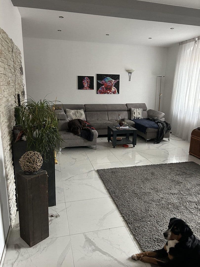 Pronájem bytu 5+1 140 m², Brühl, Bádensko-Württembersko Pronájem bytu 5+1 140 m², Brühl, Bádensko-Württembersko