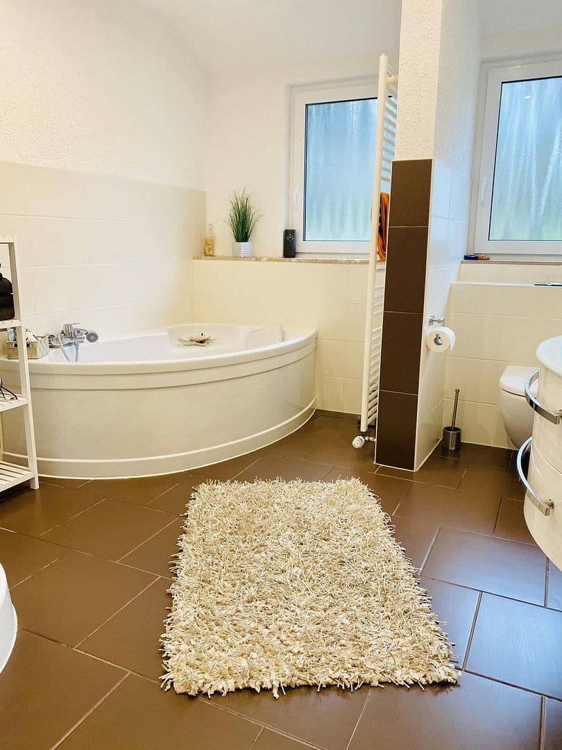 Prodej domu 240 m², pozemek 982 m², Hessisch Oldendorf, Dolní Sasko Prodej domu 240 m², pozemek 982 m², Hessisch Oldendorf, Dolní Sasko