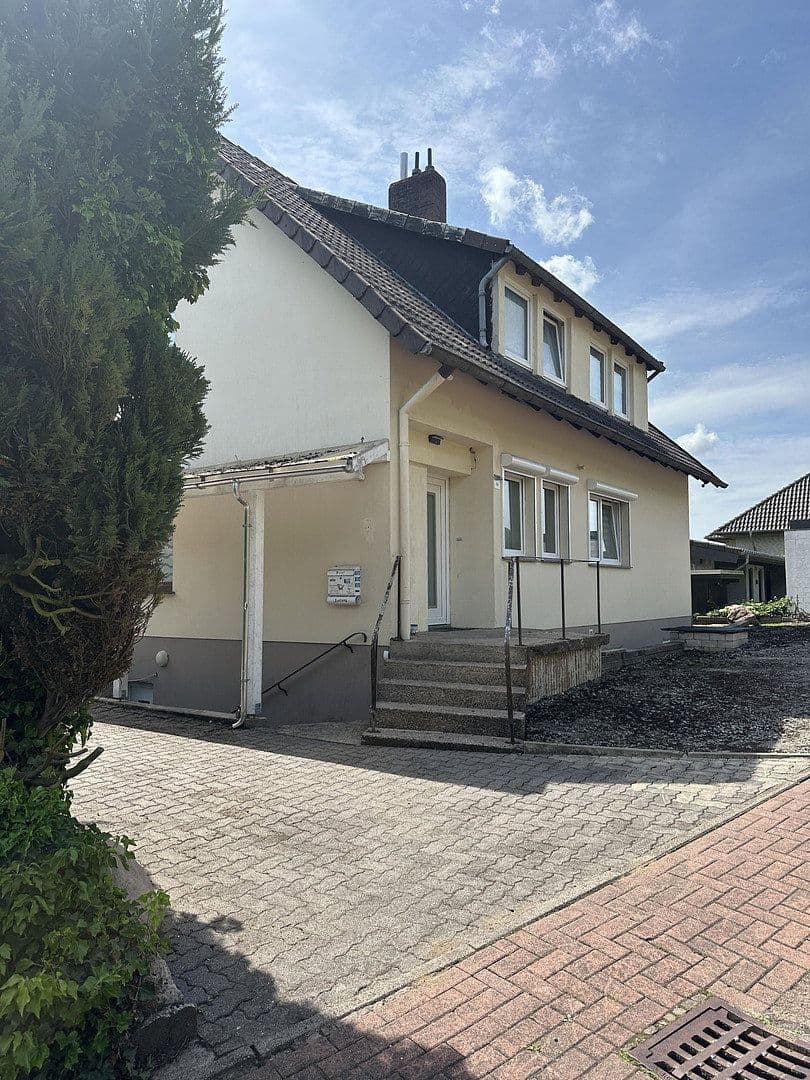 Prodej domu 240 m², pozemek 982 m², Hessisch Oldendorf, Dolní Sasko Prodej domu 240 m², pozemek 982 m², Hessisch Oldendorf, Dolní Sasko
