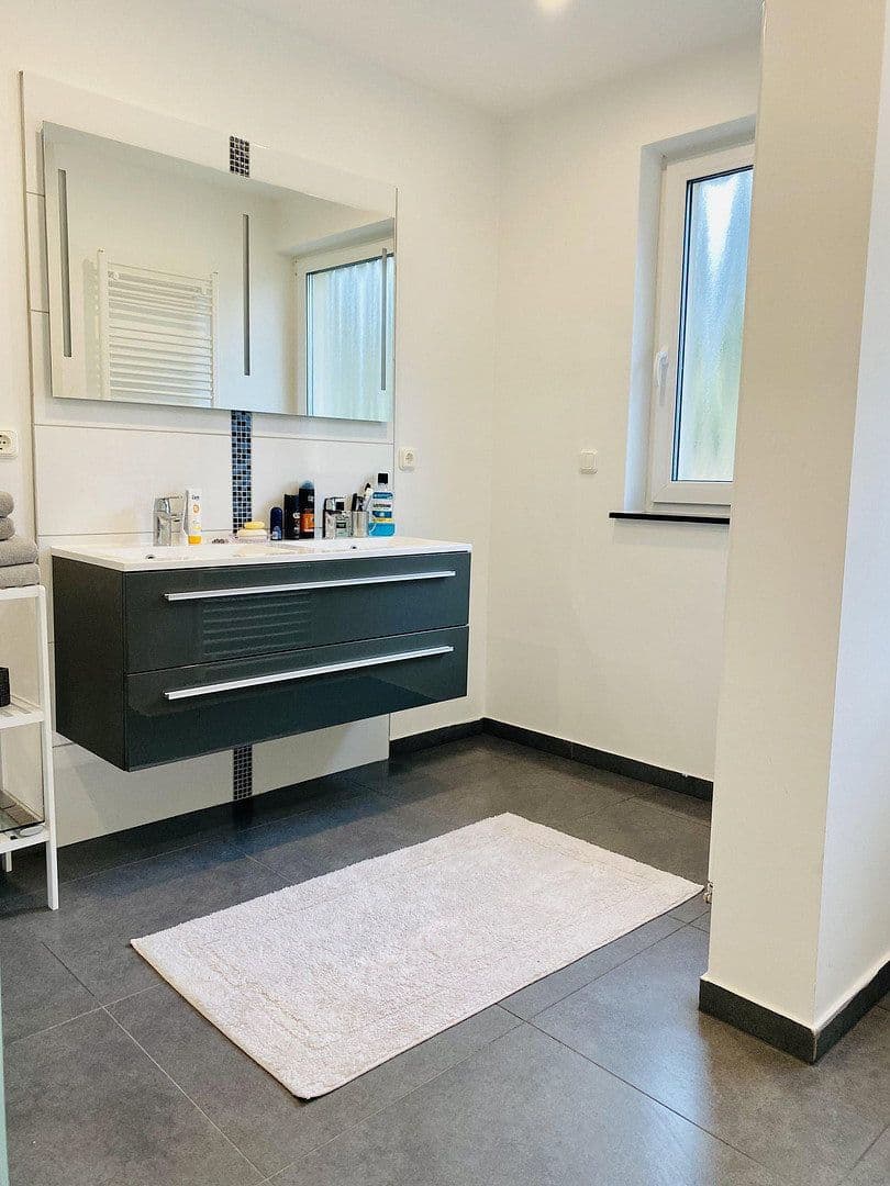 Prodej domu 240 m², pozemek 982 m², Hessisch Oldendorf, Dolní Sasko Prodej domu 240 m², pozemek 982 m², Hessisch Oldendorf, Dolní Sasko