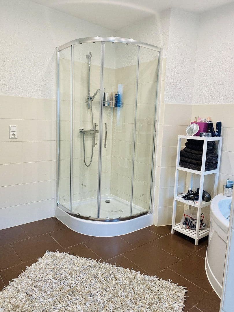 Prodej domu 240 m², pozemek 982 m², Hessisch Oldendorf, Dolní Sasko Prodej domu 240 m², pozemek 982 m², Hessisch Oldendorf, Dolní Sasko