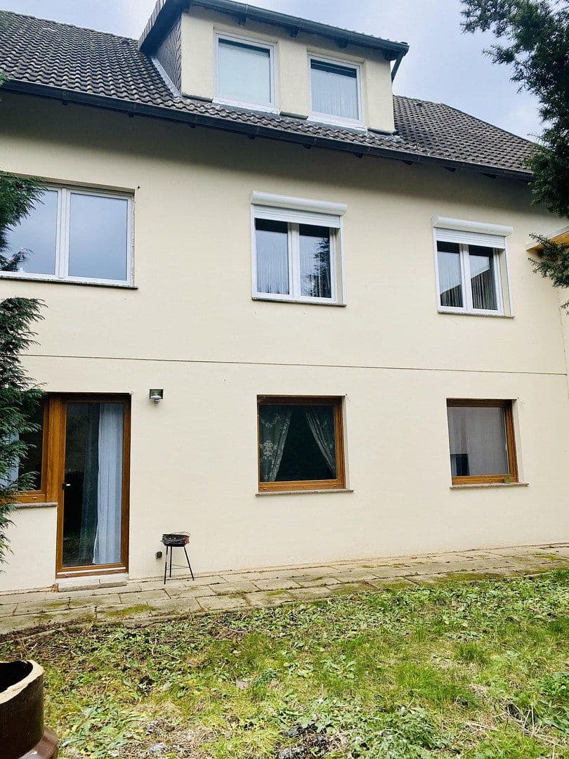 Prodej domu 240 m², pozemek 982 m², Hessisch Oldendorf, Dolní Sasko Prodej domu 240 m², pozemek 982 m², Hessisch Oldendorf, Dolní Sasko