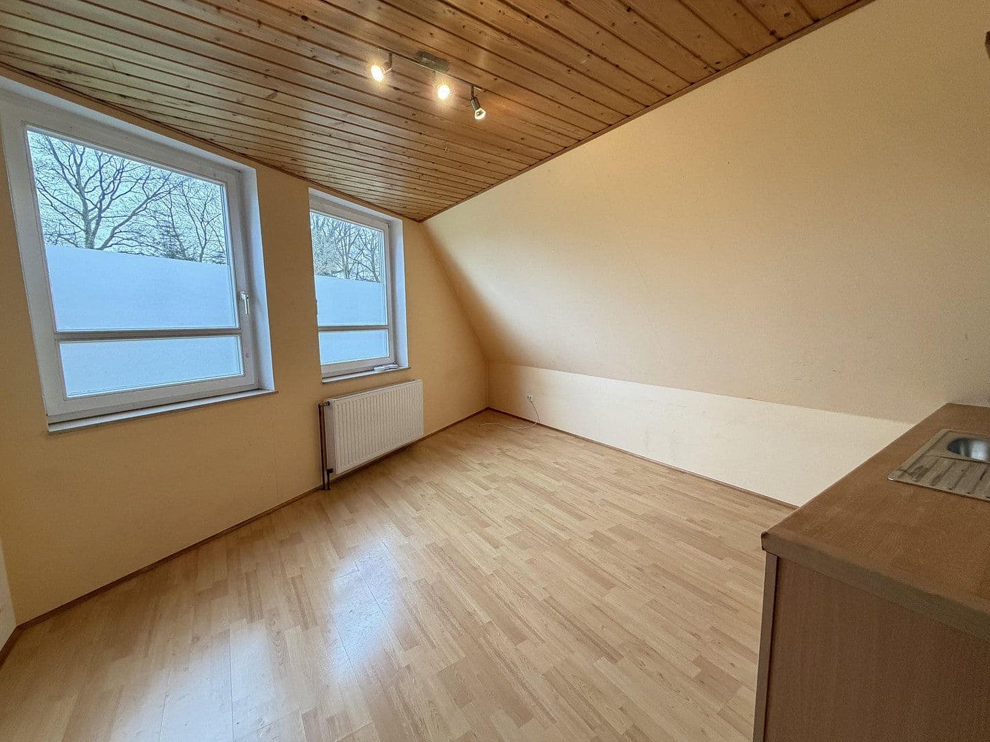 Prodej domu 165 m², pozemek 565 m², Kutenholz, Dolní Sasko Prodej domu 165 m², pozemek 565 m², Kutenholz, Dolní Sasko
