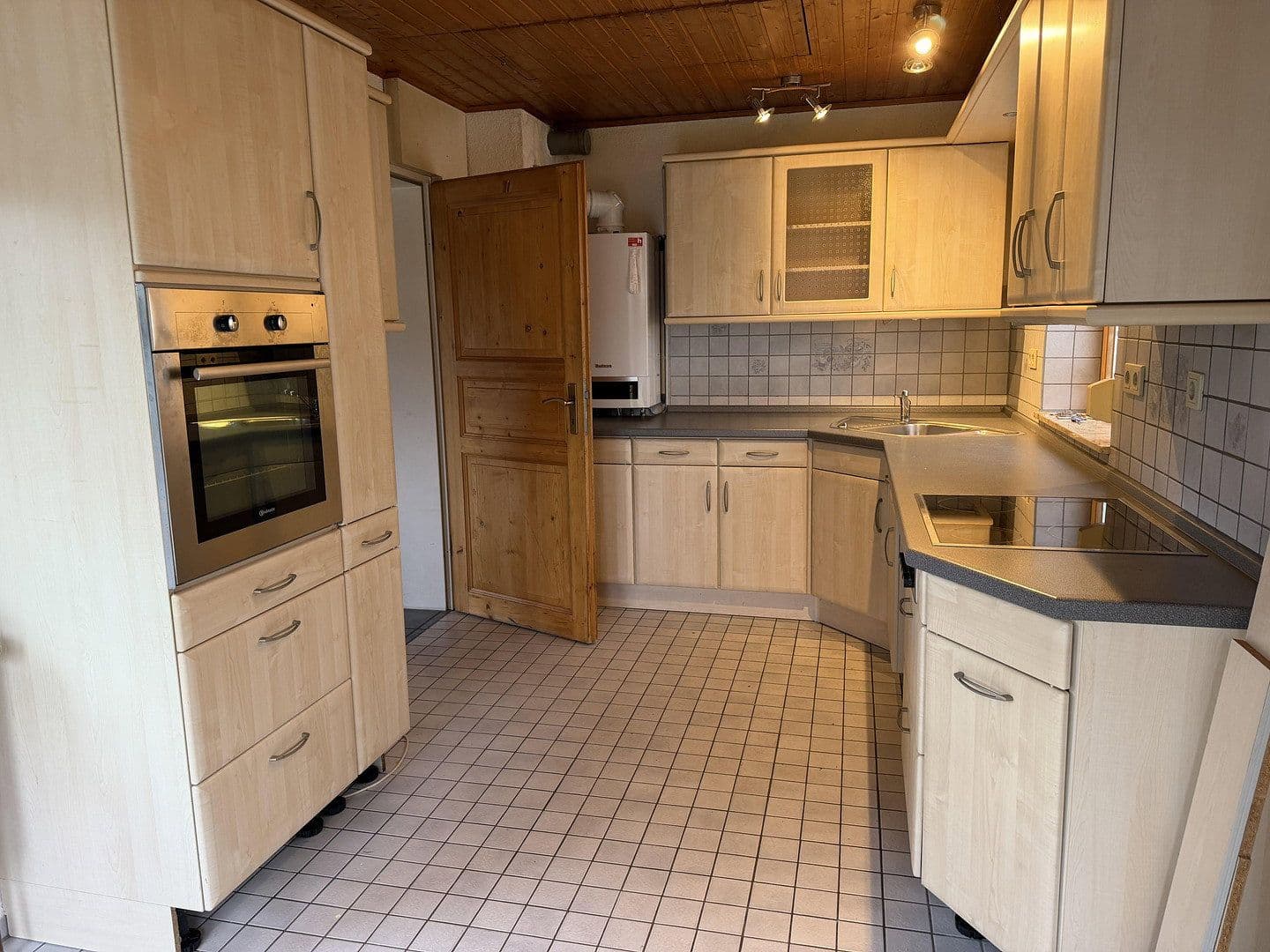 Prodej domu 165 m², pozemek 565 m², Kutenholz, Dolní Sasko Prodej domu 165 m², pozemek 565 m², Kutenholz, Dolní Sasko