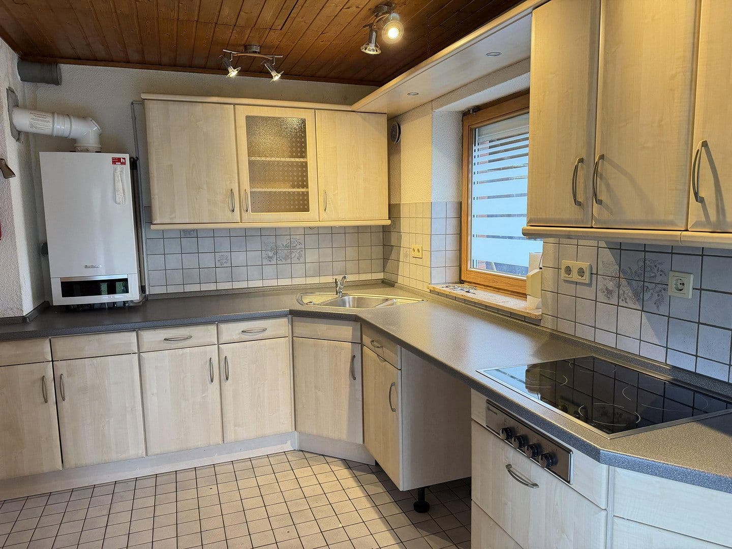 Prodej domu 165 m², pozemek 565 m², Kutenholz, Dolní Sasko Prodej domu 165 m², pozemek 565 m², Kutenholz, Dolní Sasko