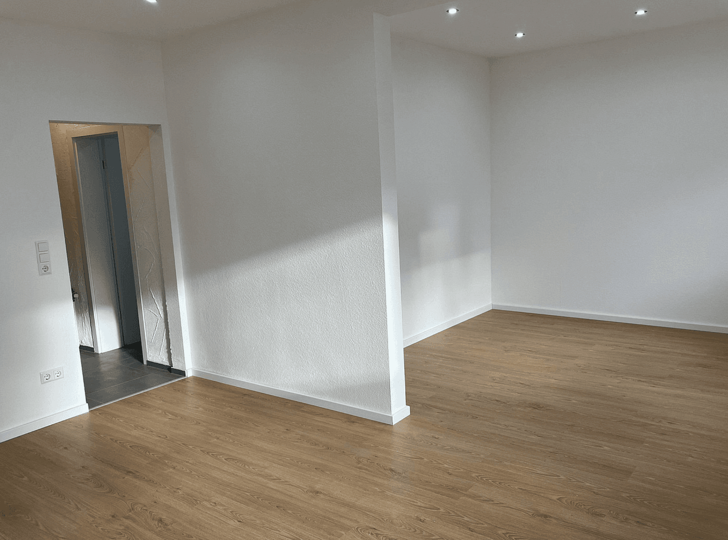 Prodej domu 164 m², pozemek 180 m², Rauenberg, Bádensko-Württembersko Prodej domu 164 m², pozemek 180 m², Rauenberg, Bádensko-Württembersko