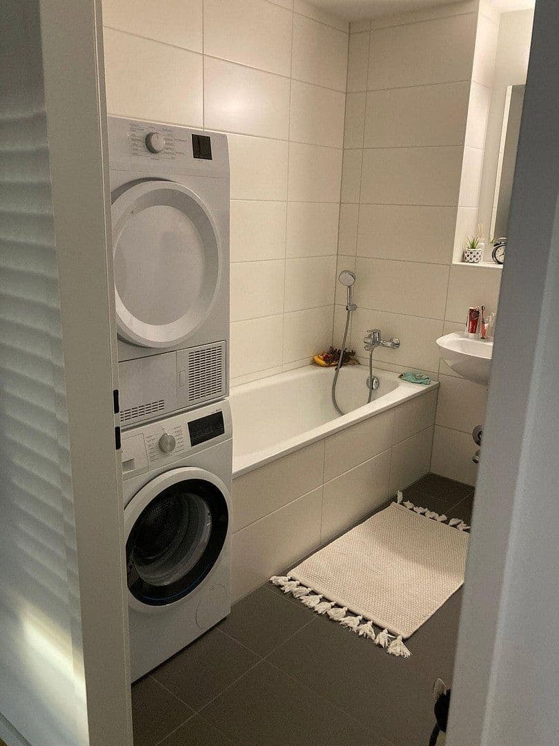 Pronájem bytu 3+1 77 m², Aristide-Briand-Str. 18, Herzogenaurach, Bavorsko Pronájem bytu 3+1 77 m², Aristide-Briand-Str. 18, Herzogenaurach, Bavorsko