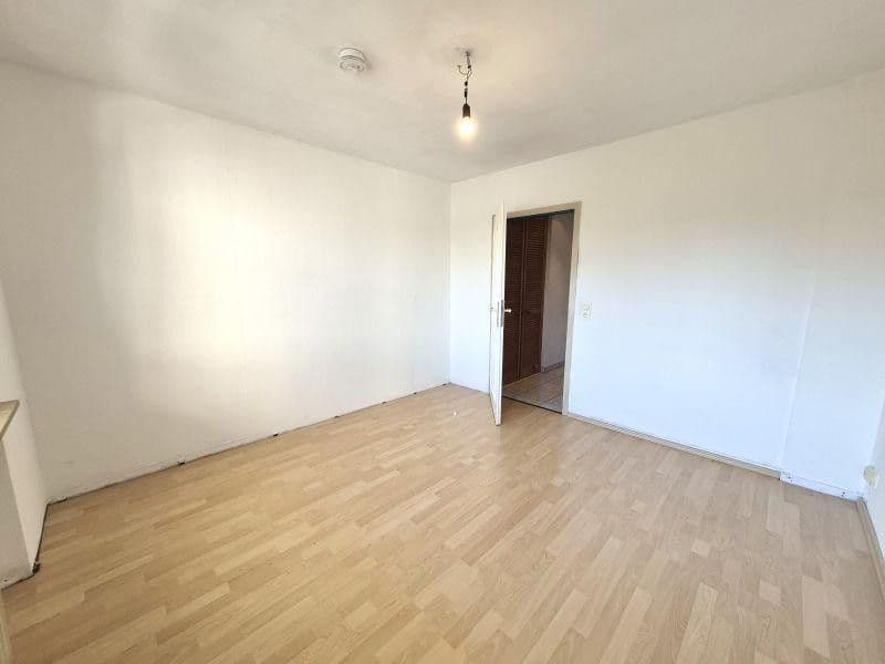 Prodej bytu 3+1 76 m², Birkenwaldstraße 11, Obertshausen, Hessen Prodej bytu 3+1 76 m², Birkenwaldstraße 11, Obertshausen, Hessen