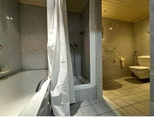 Prodej domu 190 m², pozemek 933 m², Neustraße 23, Kaden, Porýní-Falc Prodej domu 190 m², pozemek 933 m², Neustraße 23, Kaden, Porýní-Falc