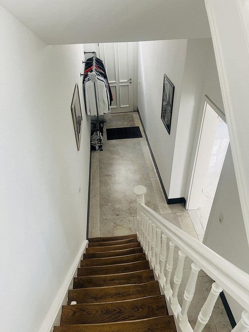 Prodej domu 176 m², pozemek 78 m², Steinfelder Gasse 30, Köln, Severní Porýní-Vestfálsko Prodej domu 176 m², pozemek 78 m², Steinfelder Gasse 30, Köln, Severní Porýní-Vestfálsko