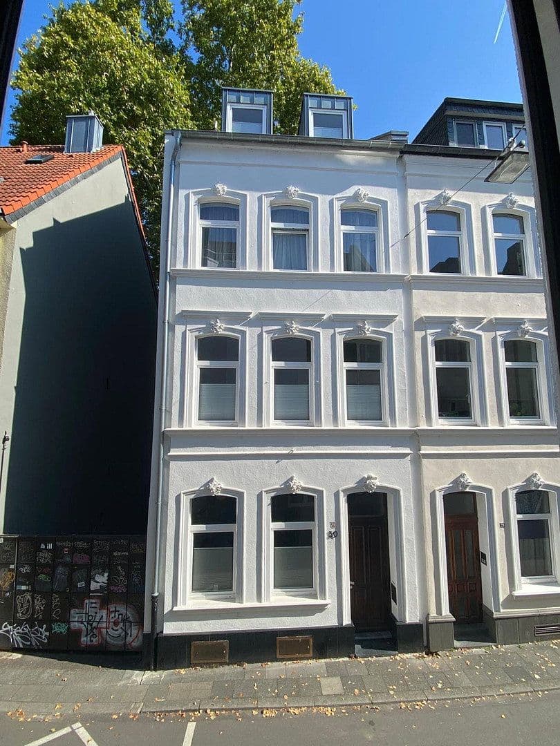 Prodej domu 176 m², pozemek 78 m², Steinfelder Gasse 30, Köln, Severní Porýní-Vestfálsko Prodej domu 176 m², pozemek 78 m², Steinfelder Gasse 30, Köln, Severní Porýní-Vestfálsko