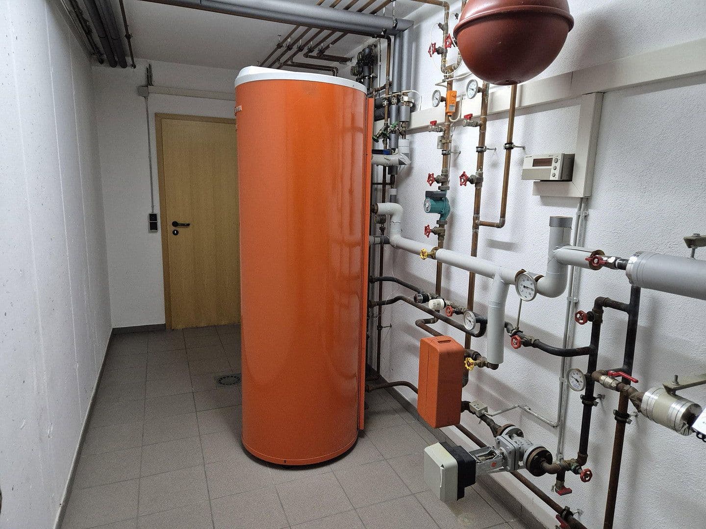 Pronájem domu 200 m², pozemek 420 m², Frankfurt, Hessen Pronájem domu 200 m², pozemek 420 m², Frankfurt, Hessen