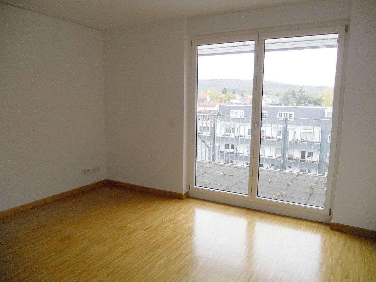 Pronájem bytu 2+1 81 m², Lindenallee 7, Bad Homburg vor der Höhe, Hessen Pronájem bytu 2+1 81 m², Lindenallee 7, Bad Homburg vor der Höhe, Hessen