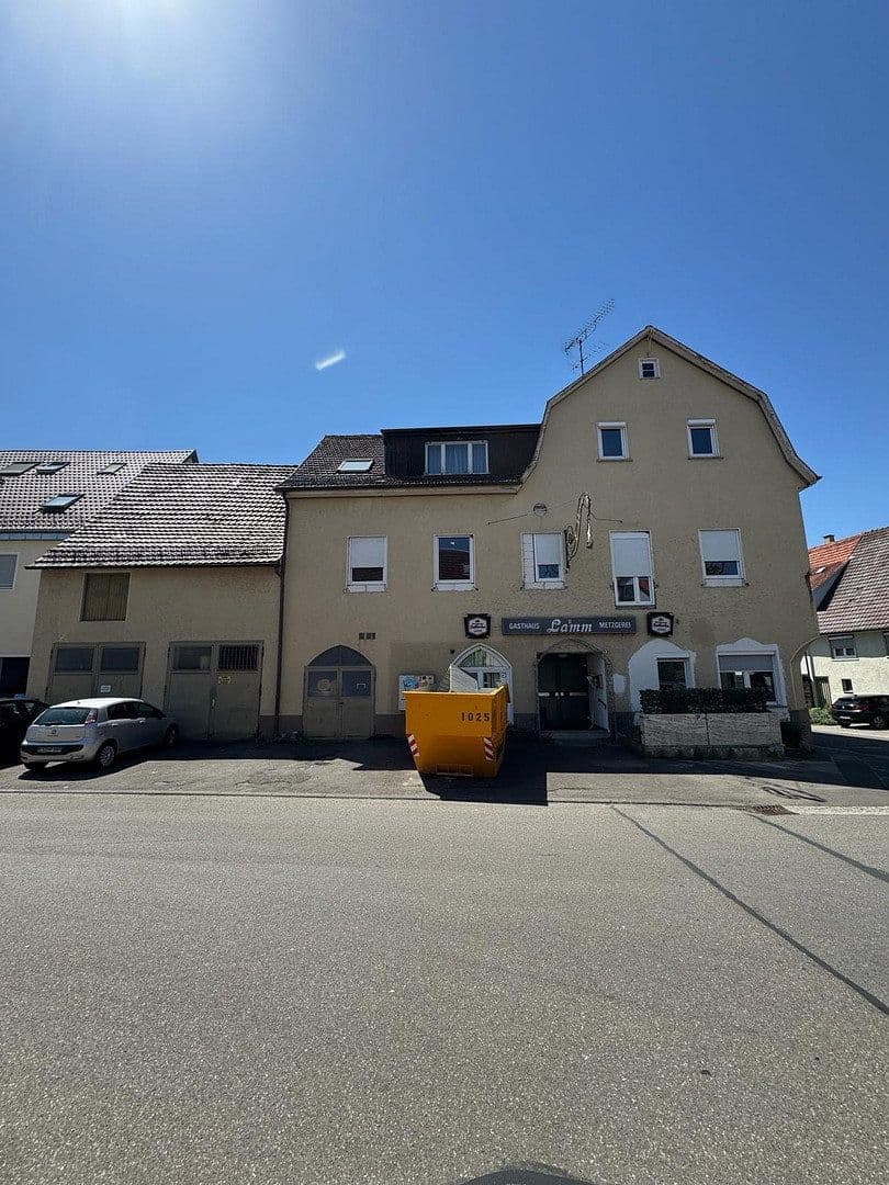Prodej domu 1.055 m², pozemek 1.042 m², Holzmaden, Bádensko-Württembersko Prodej domu 1.055 m², pozemek 1.042 m², Holzmaden, Bádensko-Württembersko