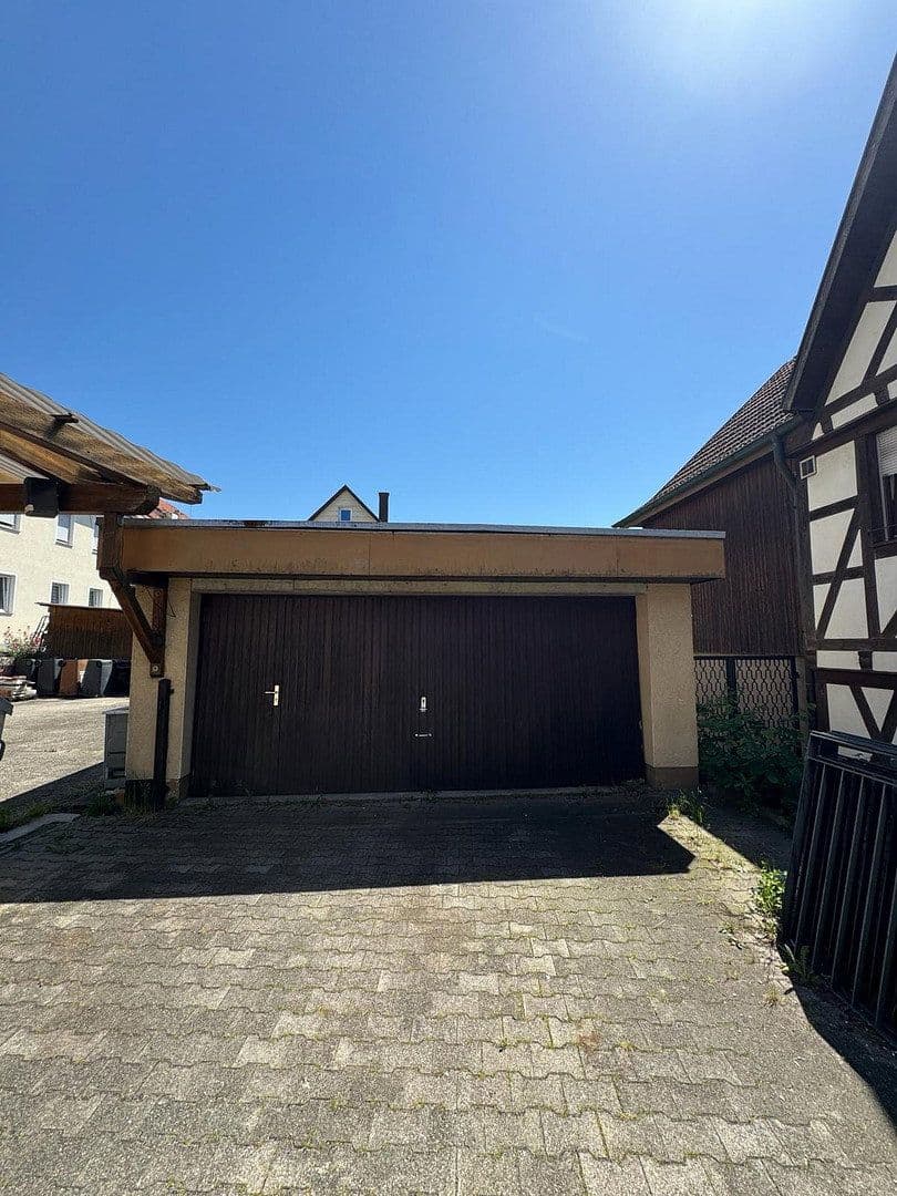 Prodej domu 1.055 m², pozemek 1.042 m², Holzmaden, Bádensko-Württembersko Prodej domu 1.055 m², pozemek 1.042 m², Holzmaden, Bádensko-Württembersko