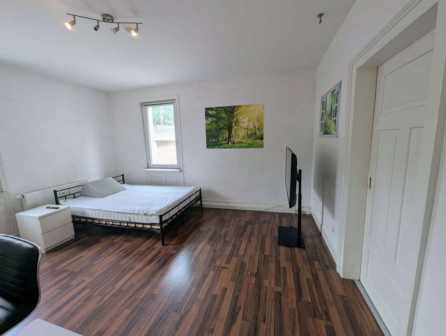Pronájem bytu 3+1 18 m², Veielbrunnenweg 84, Stuttgart, Bádensko-Württembersko Pronájem bytu 3+1 18 m², Veielbrunnenweg 84, Stuttgart, Bádensko-Württembersko