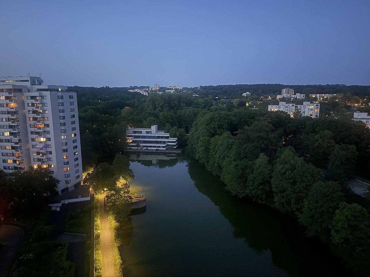 Prodej bytu 4+1 134 m², Erkrath, Severní Porýní-Vestfálsko Prodej bytu 4+1 134 m², Erkrath, Severní Porýní-Vestfálsko