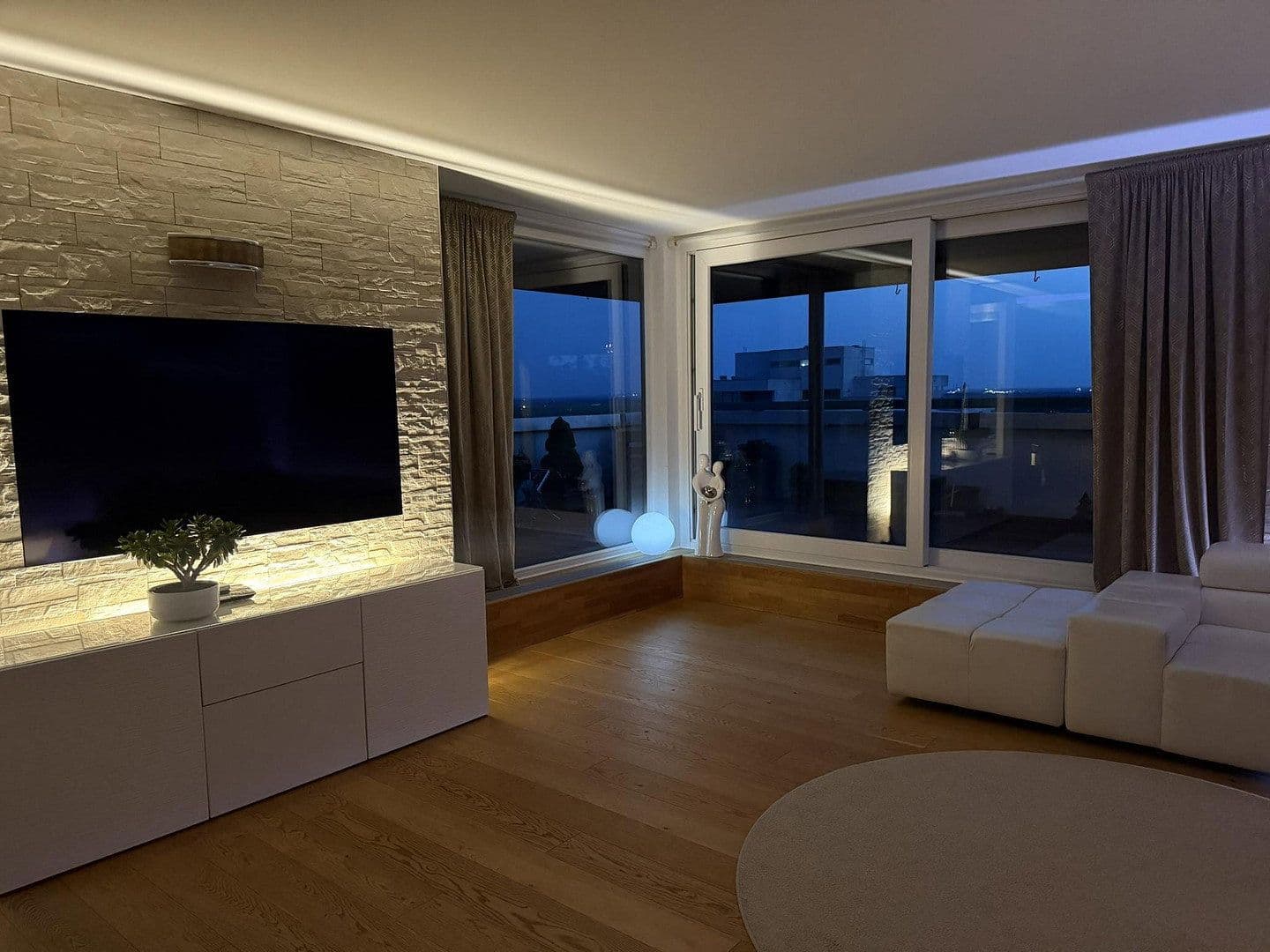 Prodej bytu 4+1 134 m², Erkrath, Severní Porýní-Vestfálsko Prodej bytu 4+1 134 m², Erkrath, Severní Porýní-Vestfálsko