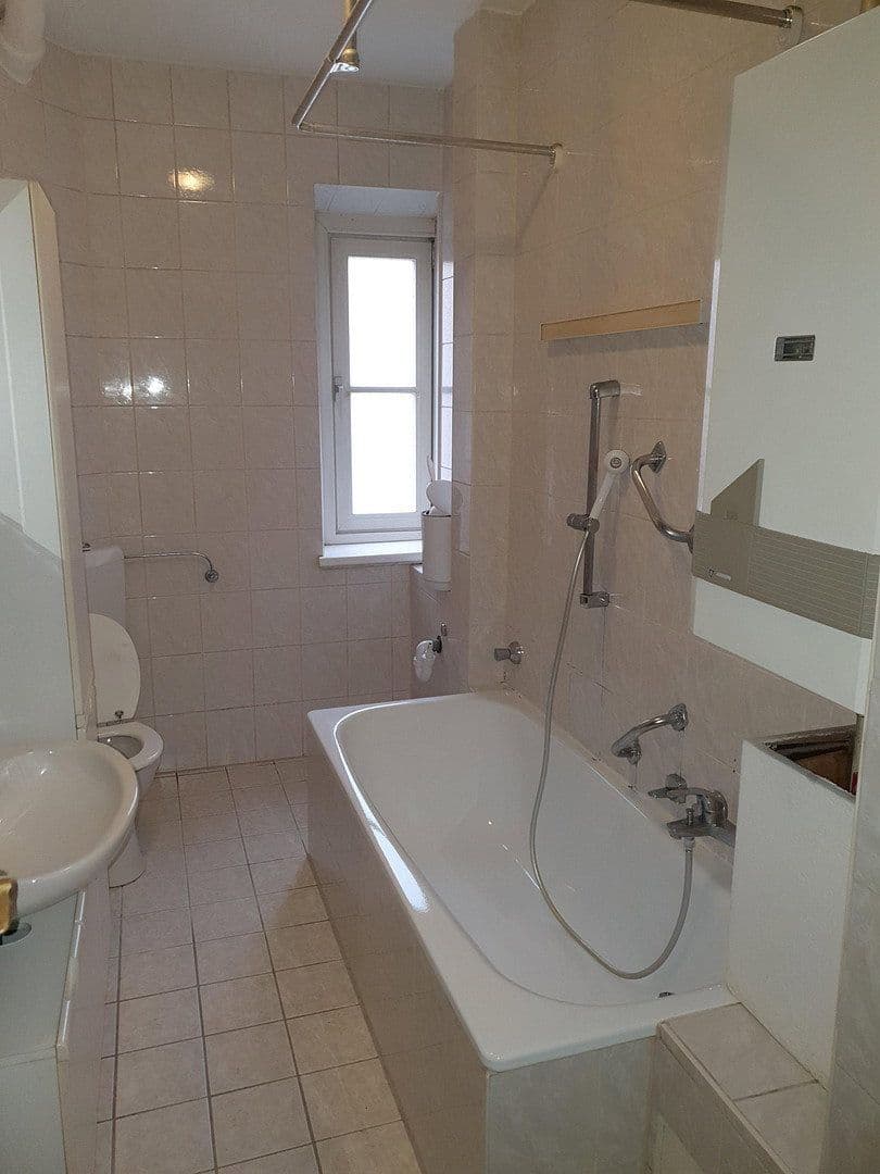 Pronájem bytu 3+1 71 m², Greflinger Str. 14, Regensburg, Bavorsko Pronájem bytu 3+1 71 m², Greflinger Str. 14, Regensburg, Bavorsko