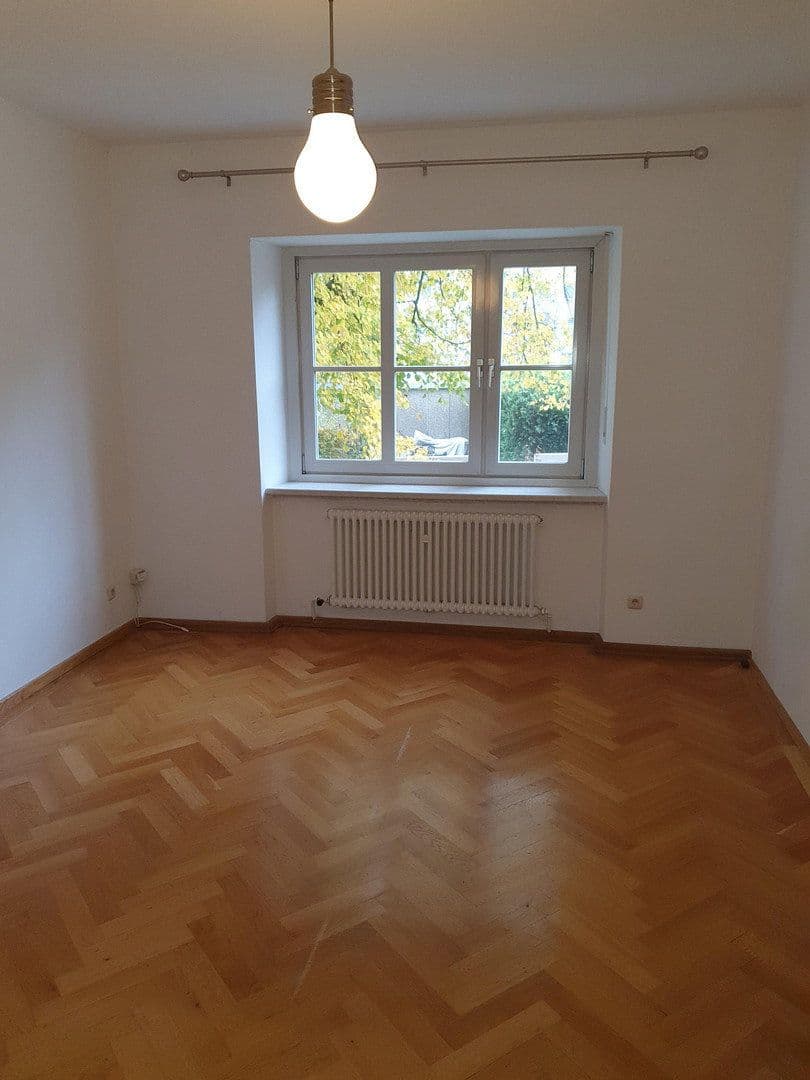 Pronájem bytu 3+1 71 m², Greflinger Str. 14, Regensburg, Bavorsko Pronájem bytu 3+1 71 m², Greflinger Str. 14, Regensburg, Bavorsko