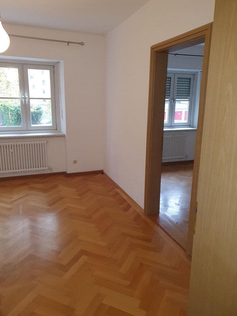 Pronájem bytu 3+1 71 m², Greflinger Str. 14, Regensburg, Bavorsko Pronájem bytu 3+1 71 m², Greflinger Str. 14, Regensburg, Bavorsko