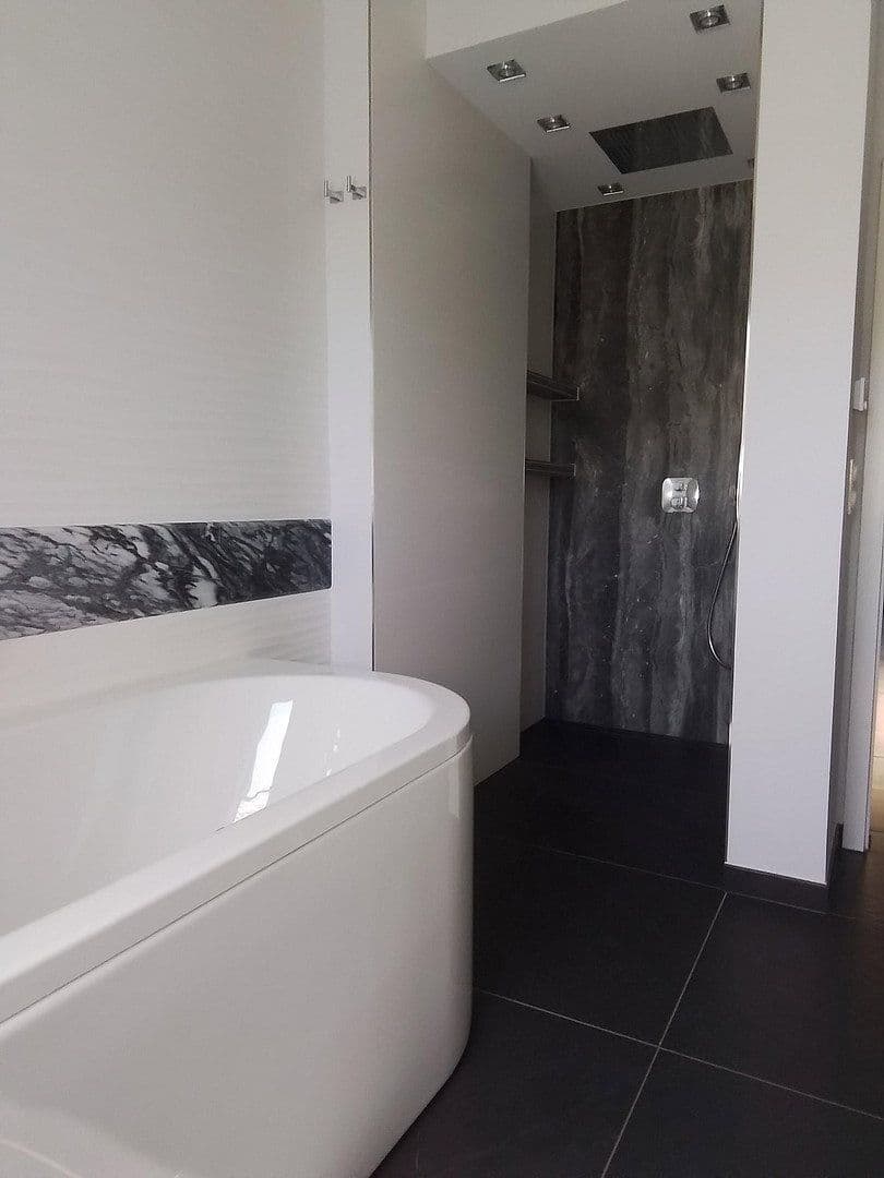 Prodej domu 313 m², pozemek 629 m², Naunhof, Sasko Prodej domu 313 m², pozemek 629 m², Naunhof, Sasko