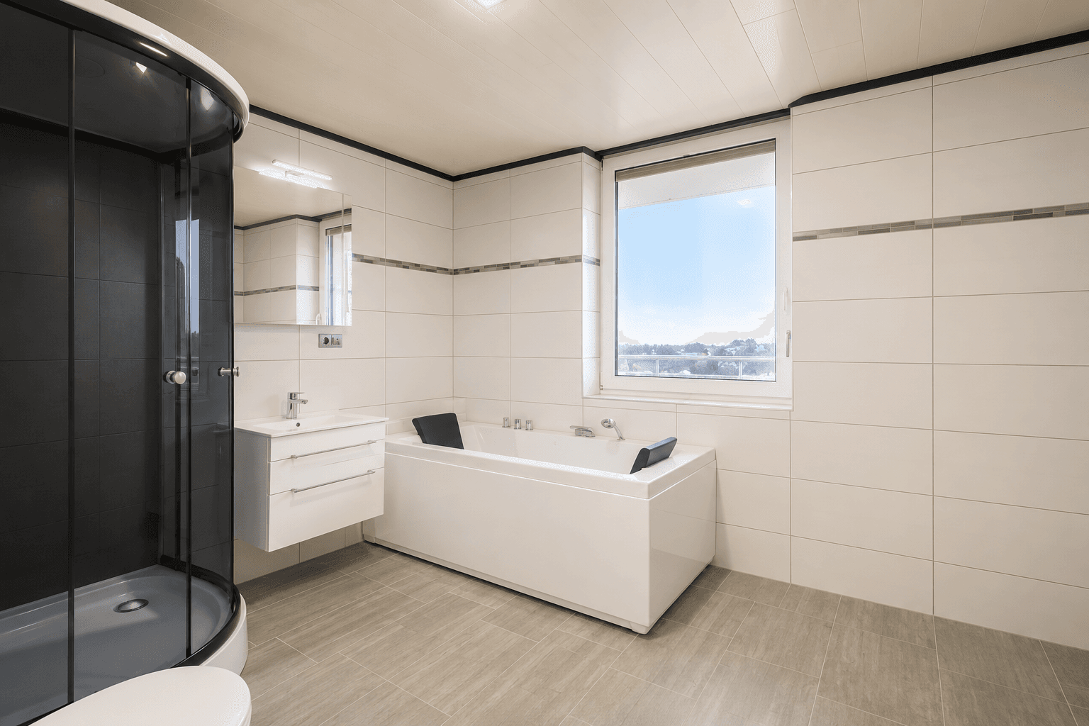 Pronájem bytu 2+kk 73 m², Euskirchenerstraße 84, Neuss, Severní Porýní-Vestfálsko Pronájem bytu 2+kk 73 m², Euskirchenerstraße 84, Neuss, Severní Porýní-Vestfálsko