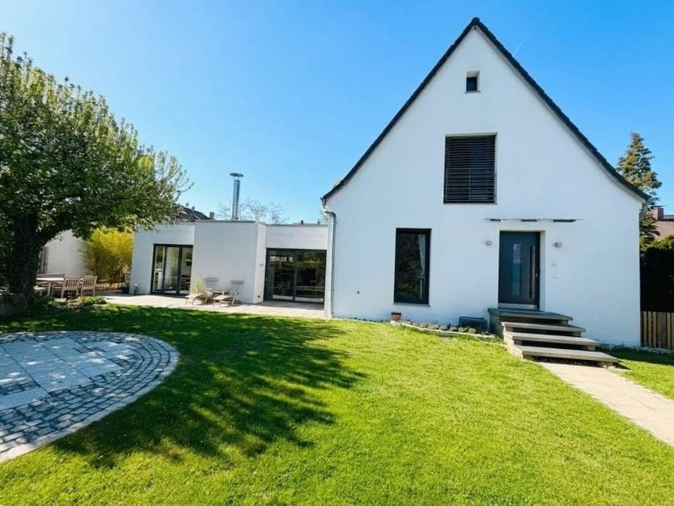 Prodej domu 202 m², pozemek 700 m², Vogelherdstraße 11, Rückersdorf, Bavorsko Prodej domu 202 m², pozemek 700 m², Vogelherdstraße 11, Rückersdorf, Bavorsko