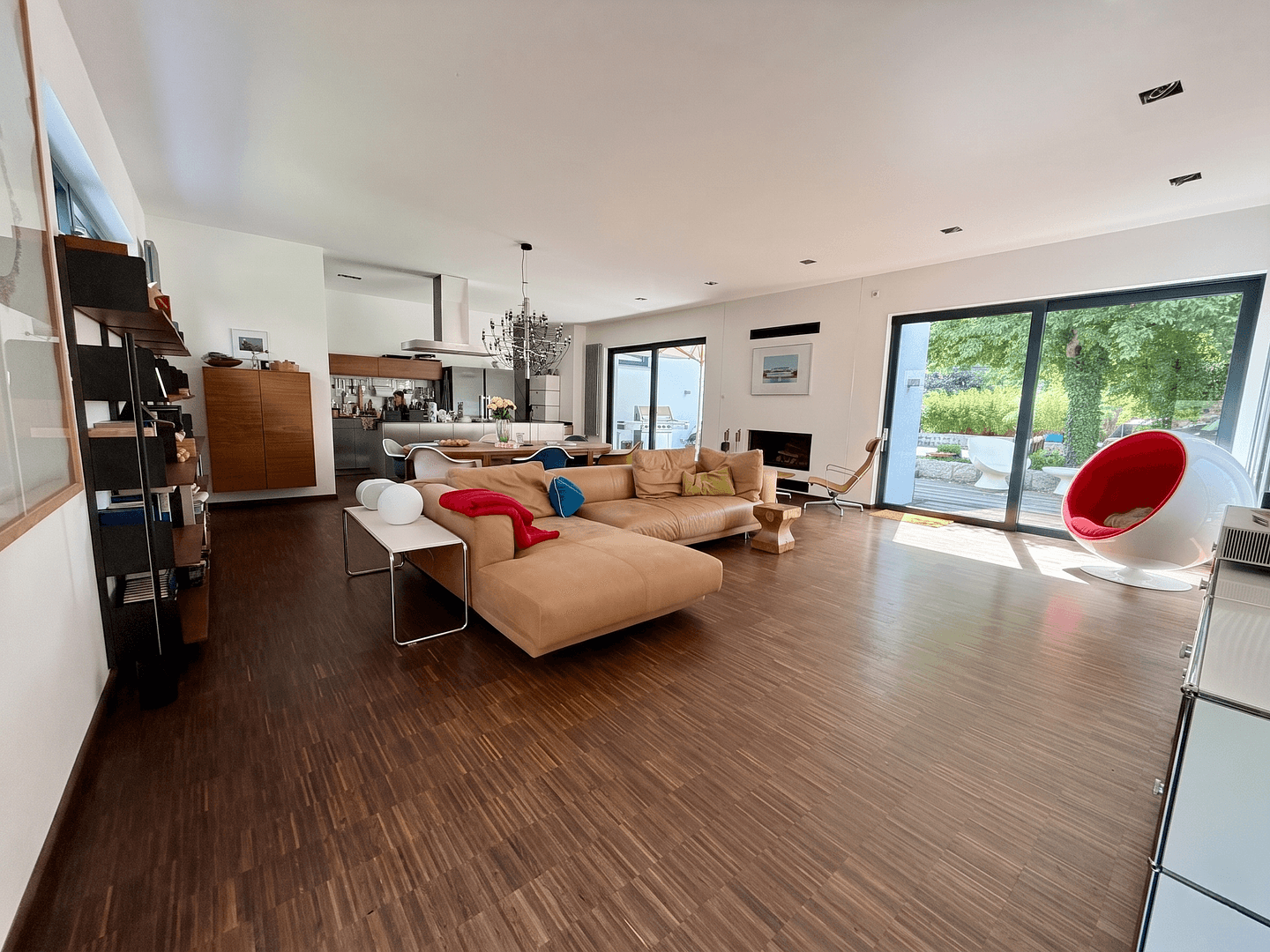 Prodej domu 202 m², pozemek 700 m², Vogelherdstraße 11, Rückersdorf, Bavorsko Prodej domu 202 m², pozemek 700 m², Vogelherdstraße 11, Rückersdorf, Bavorsko