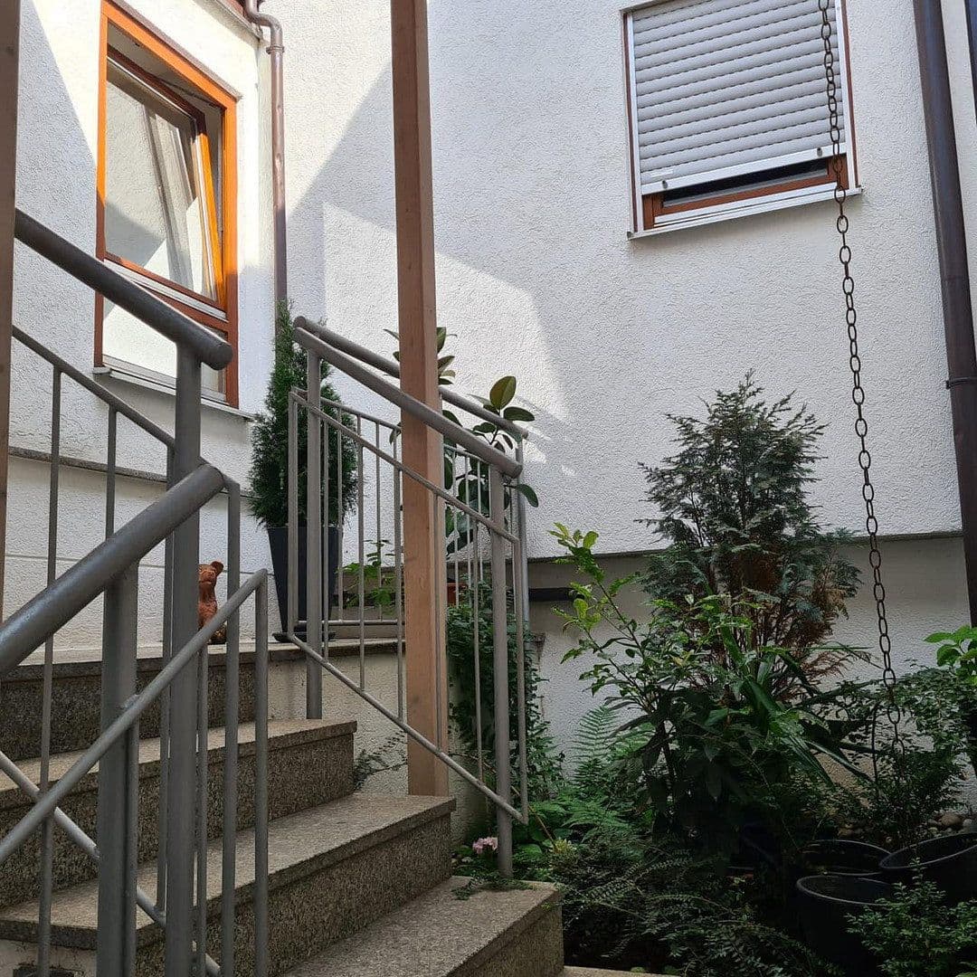 Pronájem bytu 2+1 62 m², Ulrichstraße 34, Reutlingen, Bádensko-Württembersko Pronájem bytu 2+1 62 m², Ulrichstraße 34, Reutlingen, Bádensko-Württembersko
