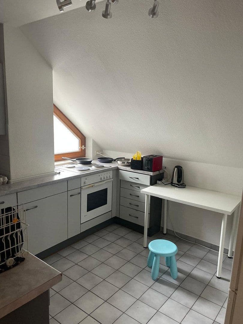 Pronájem bytu 2+1 62 m², Ulrichstraße 34, Reutlingen, Bádensko-Württembersko Pronájem bytu 2+1 62 m², Ulrichstraße 34, Reutlingen, Bádensko-Württembersko