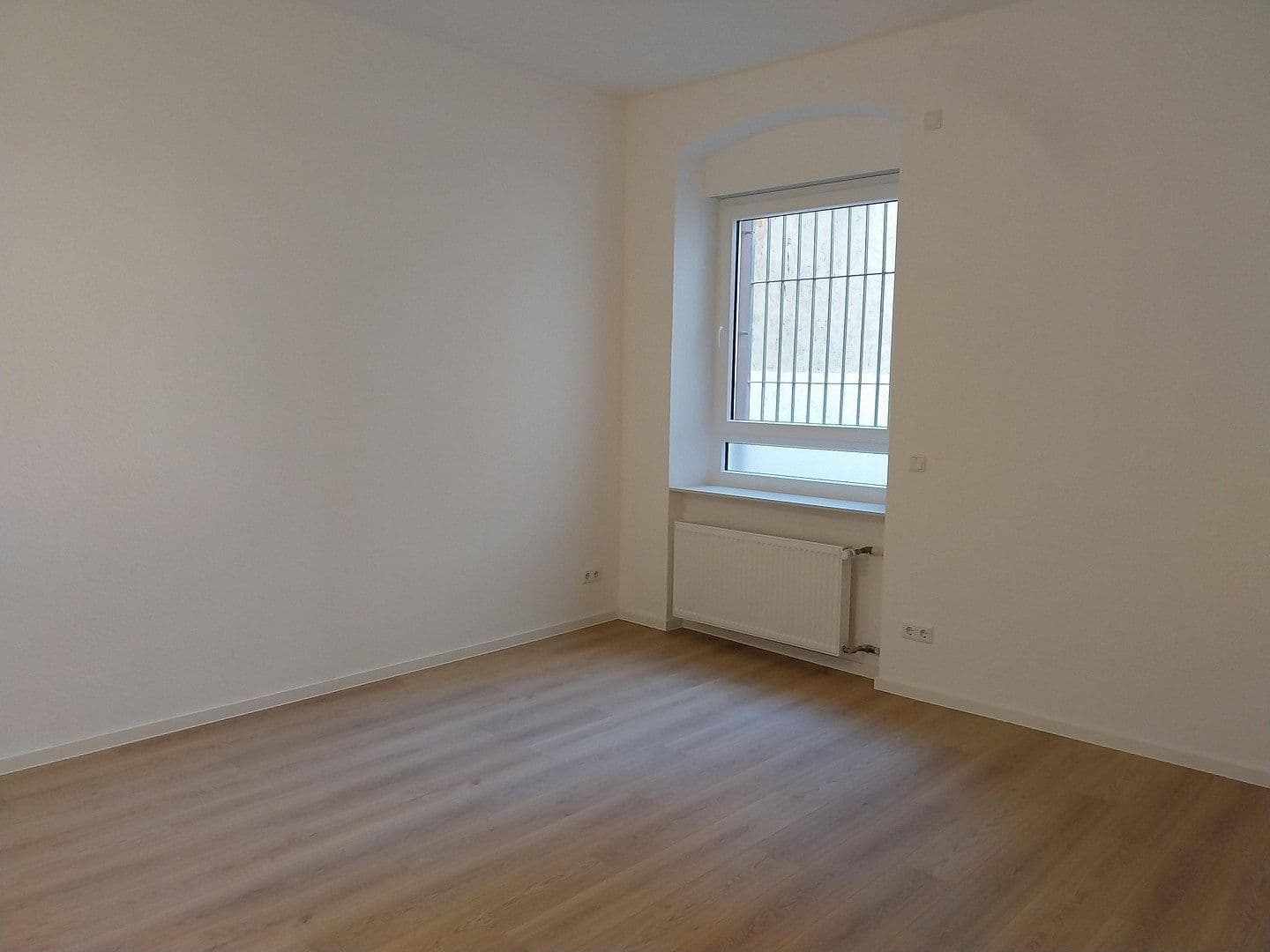 Pronájem bytu 3+1 94 m², Erthalstraße 13, Aschaffenburg, Bavorsko Pronájem bytu 3+1 94 m², Erthalstraße 13, Aschaffenburg, Bavorsko