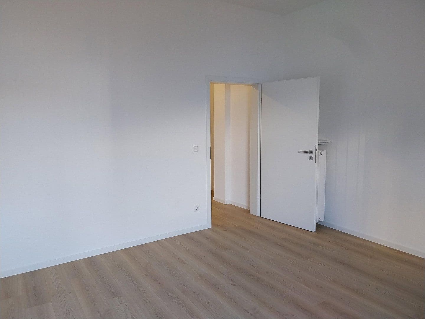 Pronájem bytu 3+1 94 m², Erthalstraße 13, Aschaffenburg, Bavorsko Pronájem bytu 3+1 94 m², Erthalstraße 13, Aschaffenburg, Bavorsko