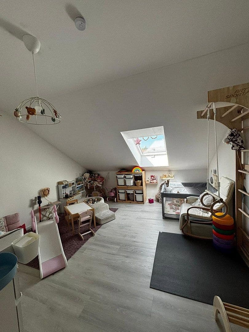 Pronájem bytu 3+1 95 m², Güldensteinstraße 50, Heilbronn, Bádensko-Württembersko Pronájem bytu 3+1 95 m², Güldensteinstraße 50, Heilbronn, Bádensko-Württembersko