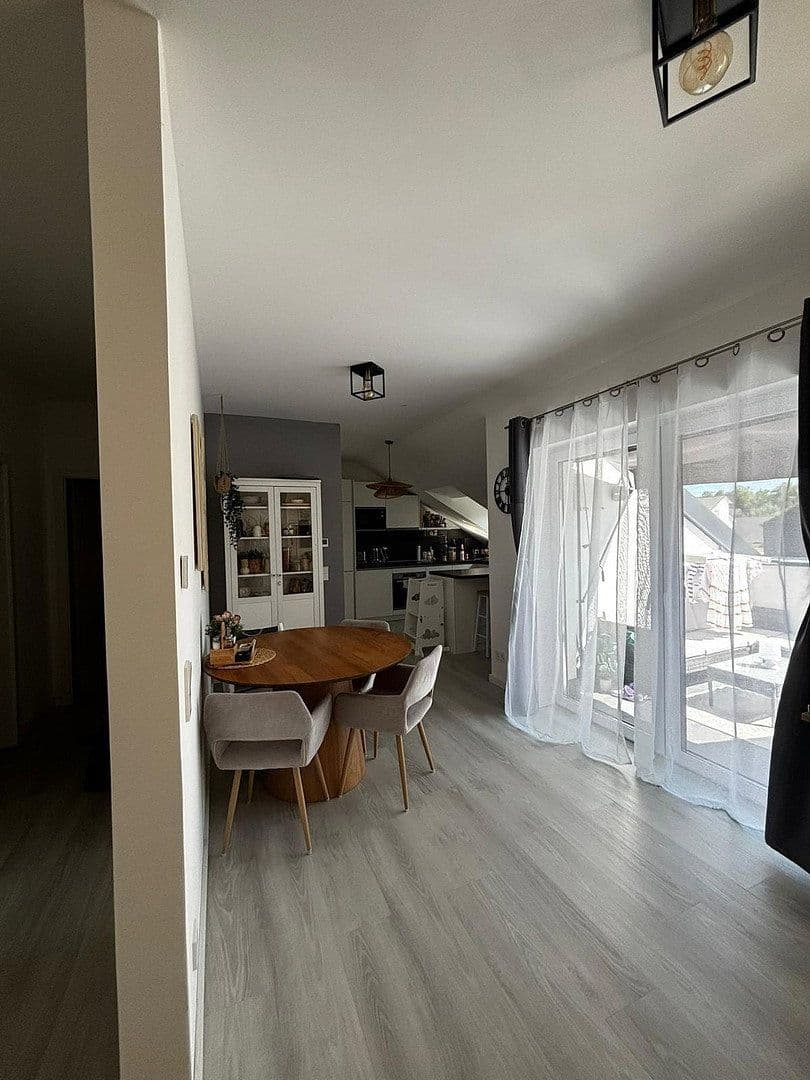 Pronájem bytu 3+1 95 m², Güldensteinstraße 50, Heilbronn, Bádensko-Württembersko Pronájem bytu 3+1 95 m², Güldensteinstraße 50, Heilbronn, Bádensko-Württembersko