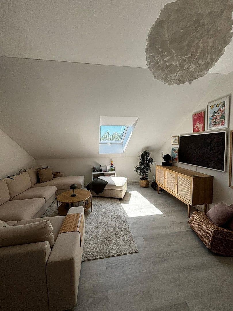 Pronájem bytu 3+1 95 m², Güldensteinstraße 50, Heilbronn, Bádensko-Württembersko Pronájem bytu 3+1 95 m², Güldensteinstraße 50, Heilbronn, Bádensko-Württembersko