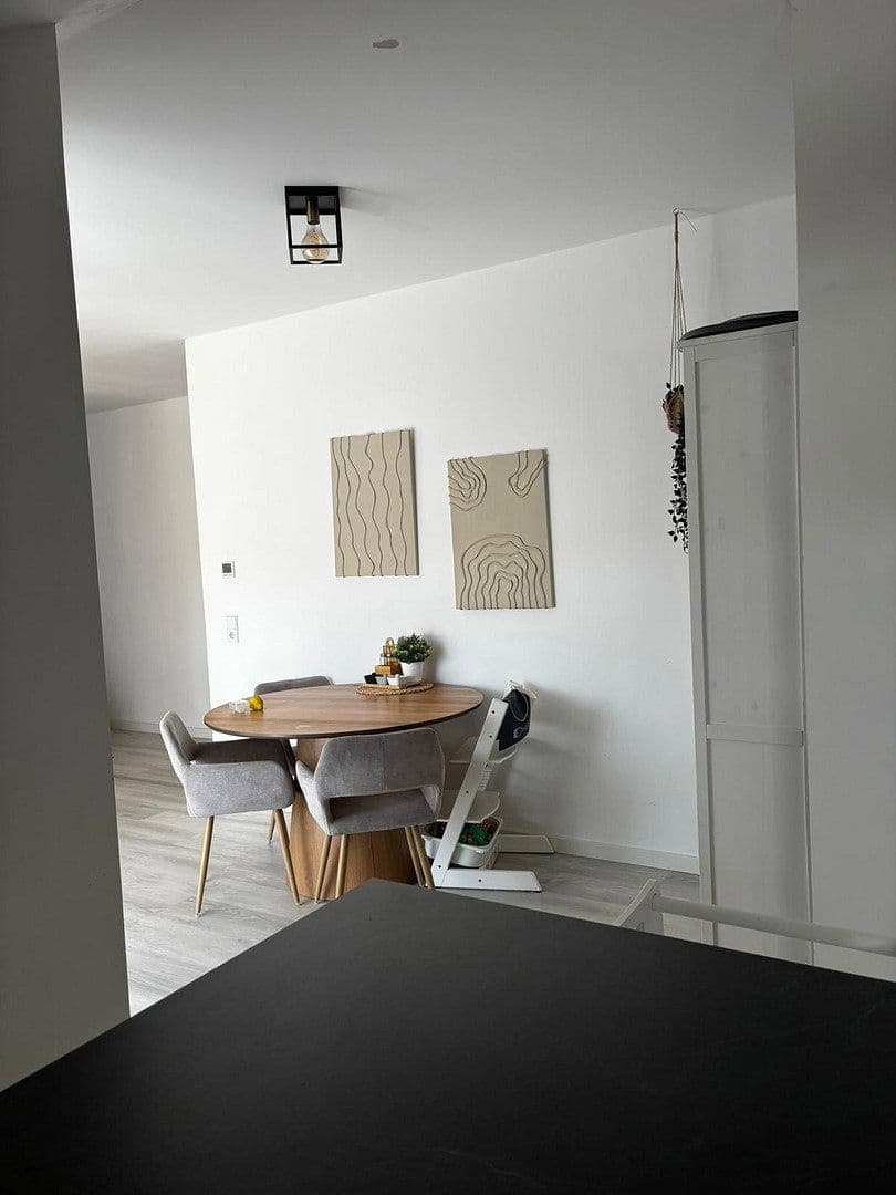 Pronájem bytu 3+1 95 m², Güldensteinstraße 50, Heilbronn, Bádensko-Württembersko Pronájem bytu 3+1 95 m², Güldensteinstraße 50, Heilbronn, Bádensko-Württembersko