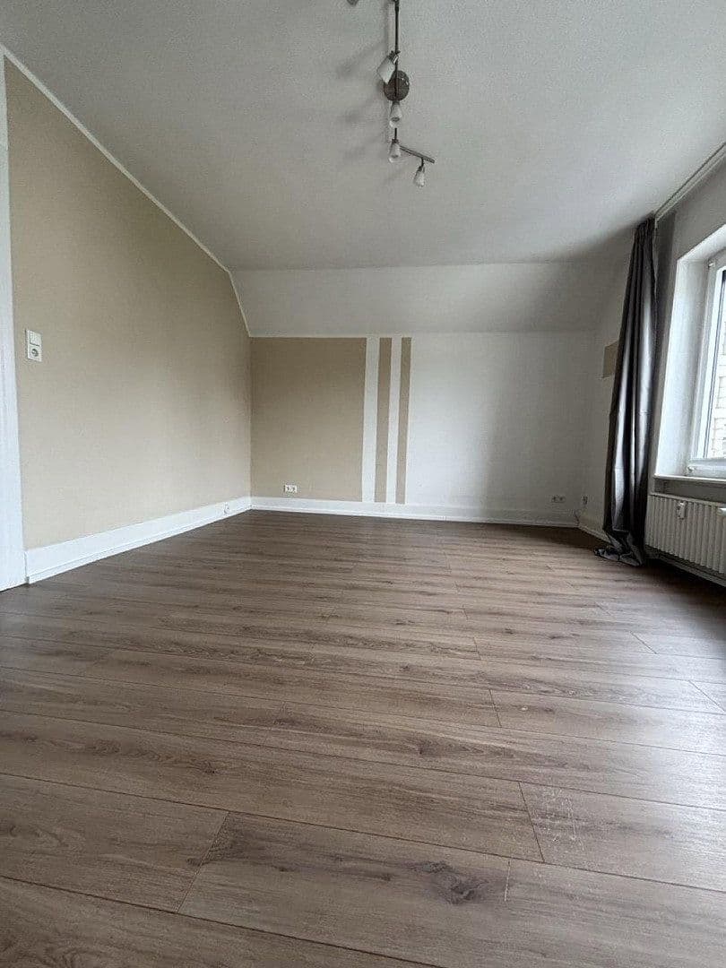 Pronájem bytu 4+1 82 m², Taunusstraße 33, Oberursel (Taunus), Hessen Pronájem bytu 4+1 82 m², Taunusstraße 33, Oberursel (Taunus), Hessen