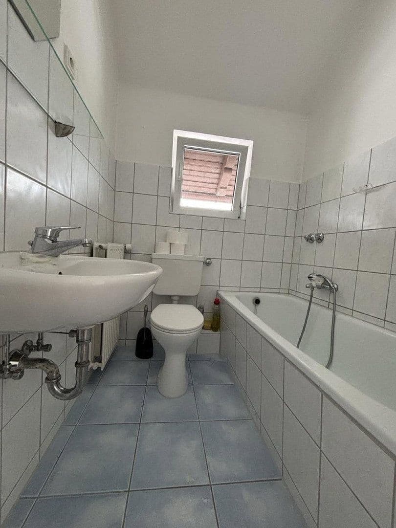 Pronájem bytu 4+1 82 m², Taunusstraße 33, Oberursel (Taunus), Hessen Pronájem bytu 4+1 82 m², Taunusstraße 33, Oberursel (Taunus), Hessen