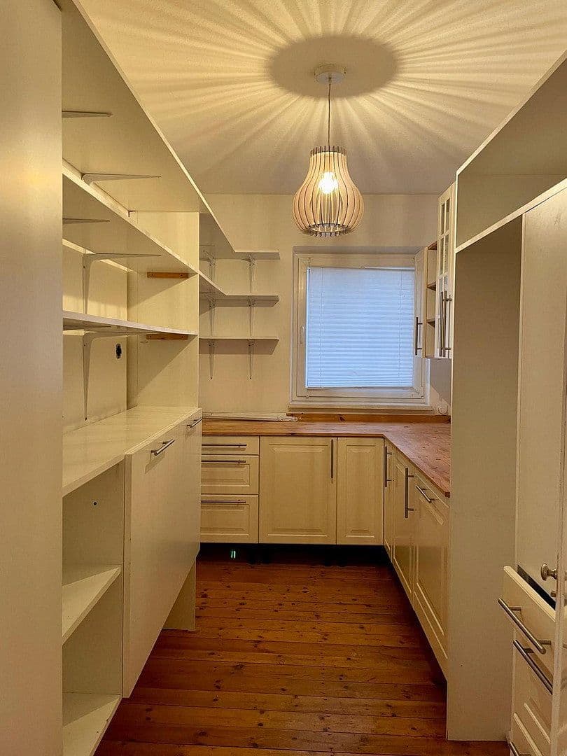 Pronájem bytu 6+1 145 m², Jakob-Nein-Str. 15, Erlangen, Bavorsko Pronájem bytu 6+1 145 m², Jakob-Nein-Str. 15, Erlangen, Bavorsko